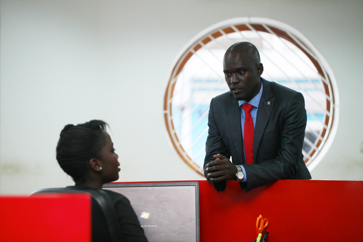 Corporate banque d'image, Stock photo institutionnel de Cofina Senegal  à Dakar - point-e